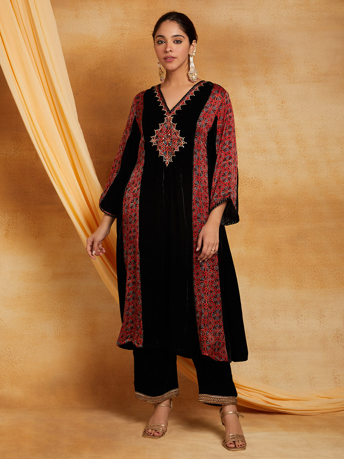 Black Velvet Modal Silk Applique Kurta Set-Set of 2