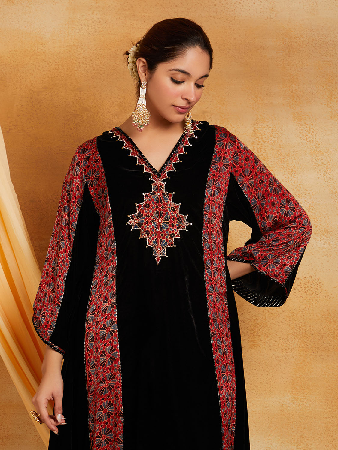 Black Velvet Modal Silk Applique Kurta Set-Set of 2