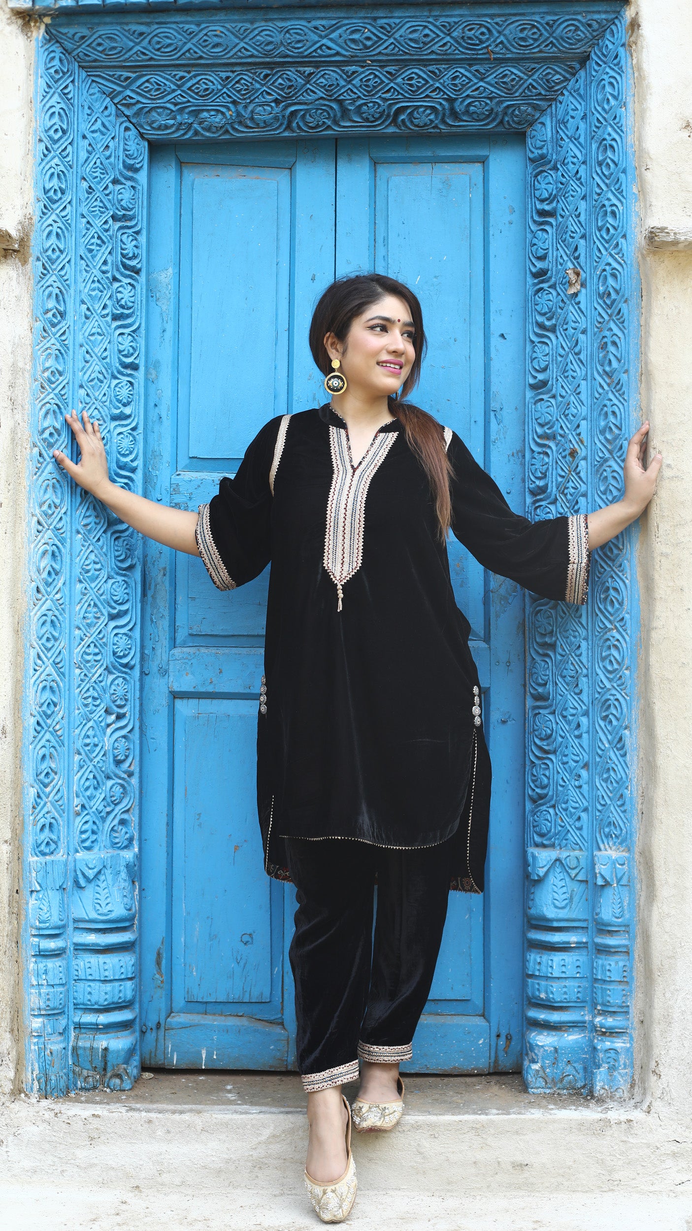 Black Velvet Silk embellished Cordset