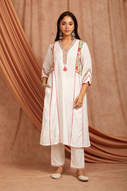 White Cotton Slub Blue Floral Applique Kurta And Pant-Set of 2