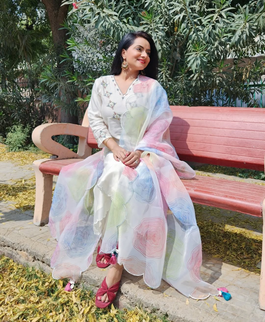 White V neck Embroidered Chanderi Suitset - Set of 3