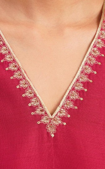 Women Pink Chanderi Silk Embroidered Kurta, Pants & Dupatta