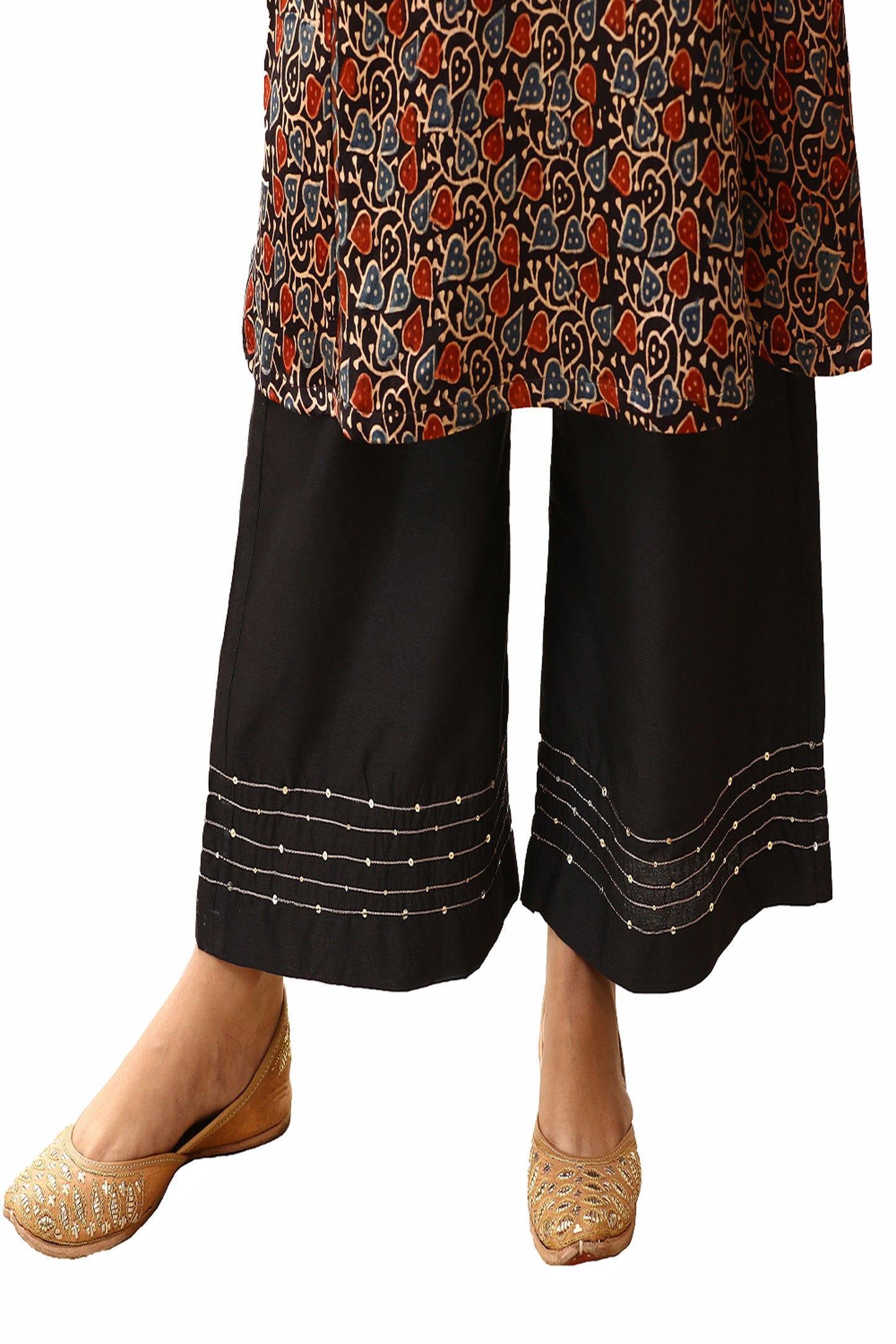 Black mashru silk embroidered suitset