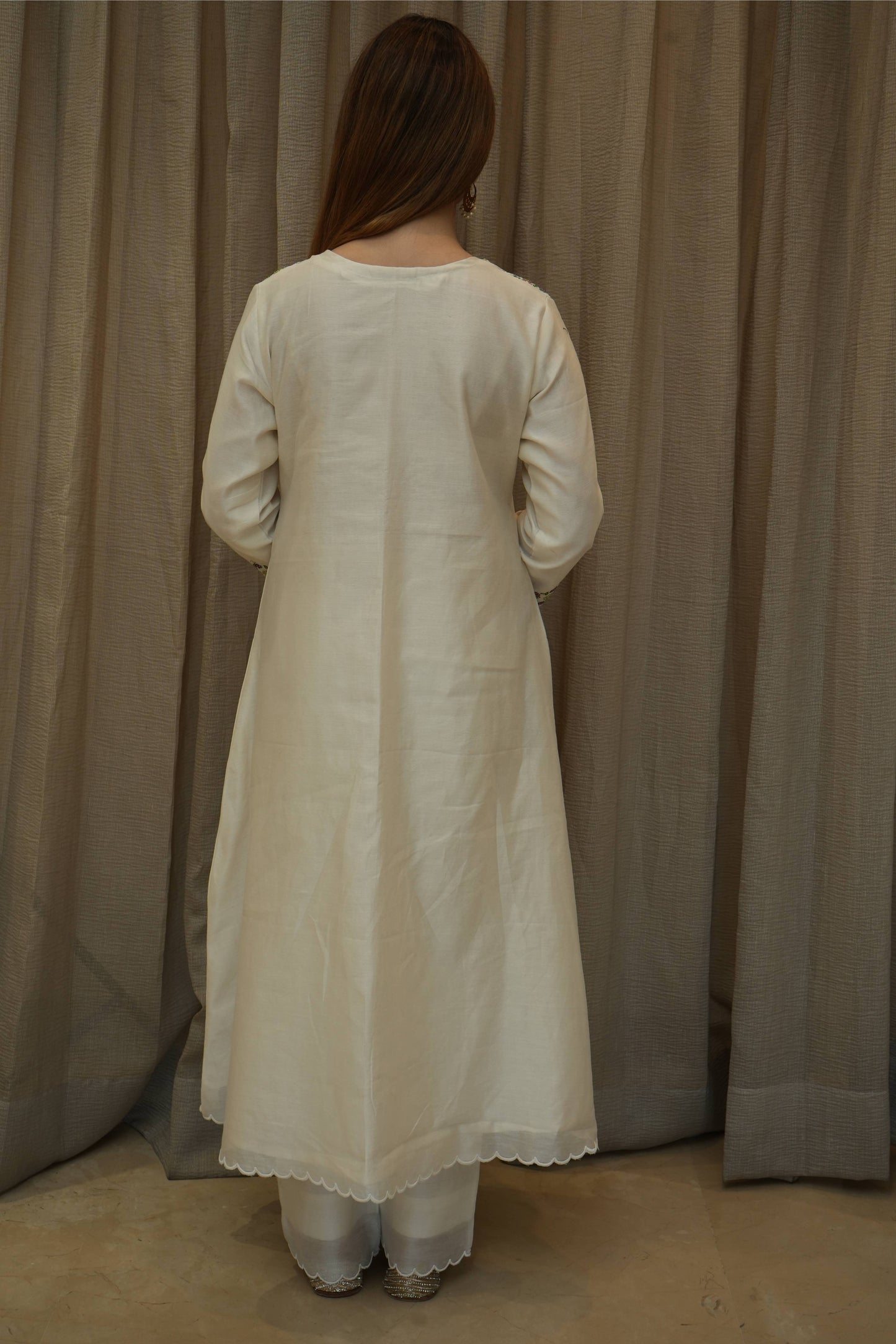 White V neck Embroidered Chanderi Suitset - Set of 3