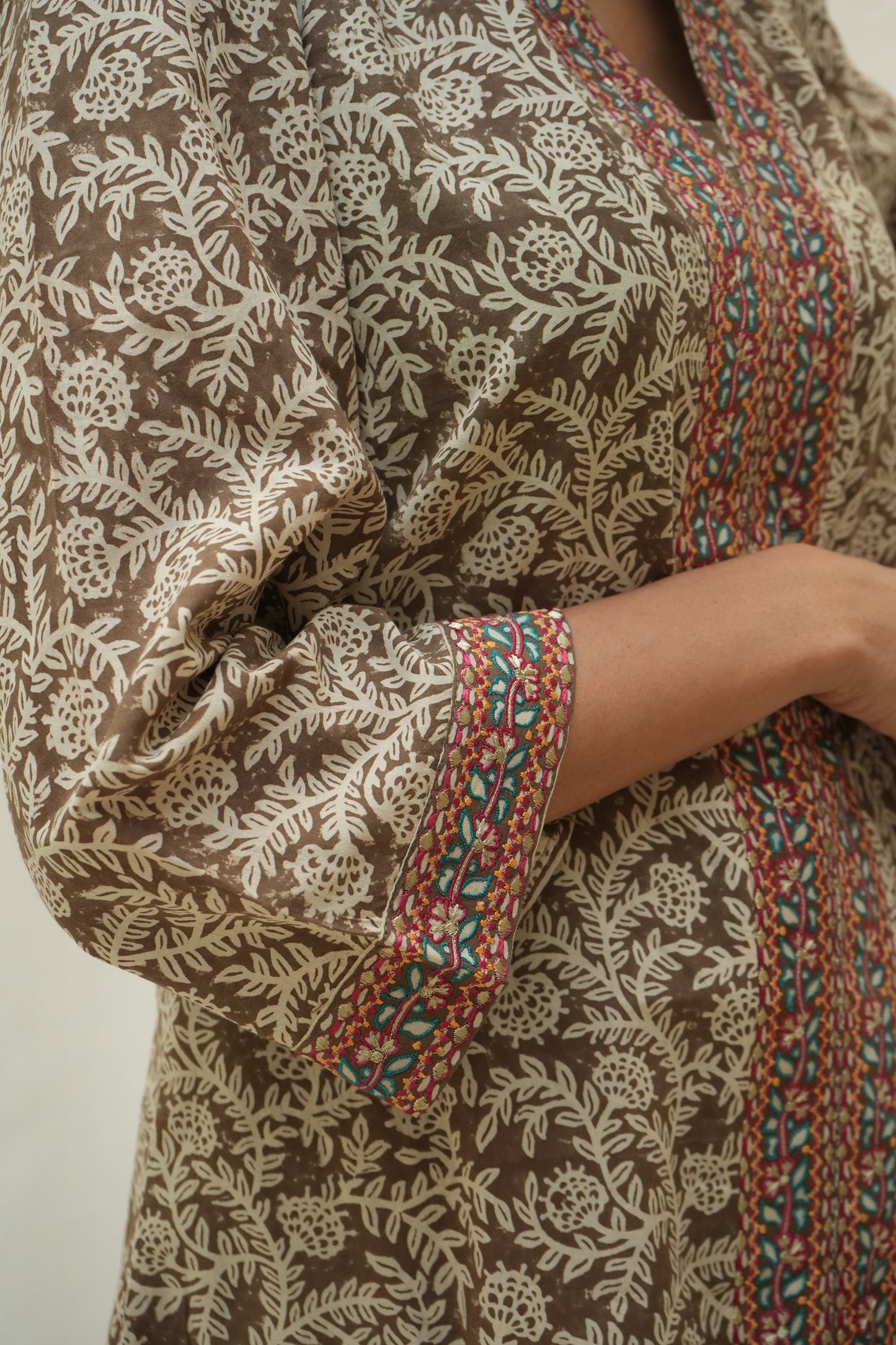 Ochre silk Multicolor embroidery Cordset