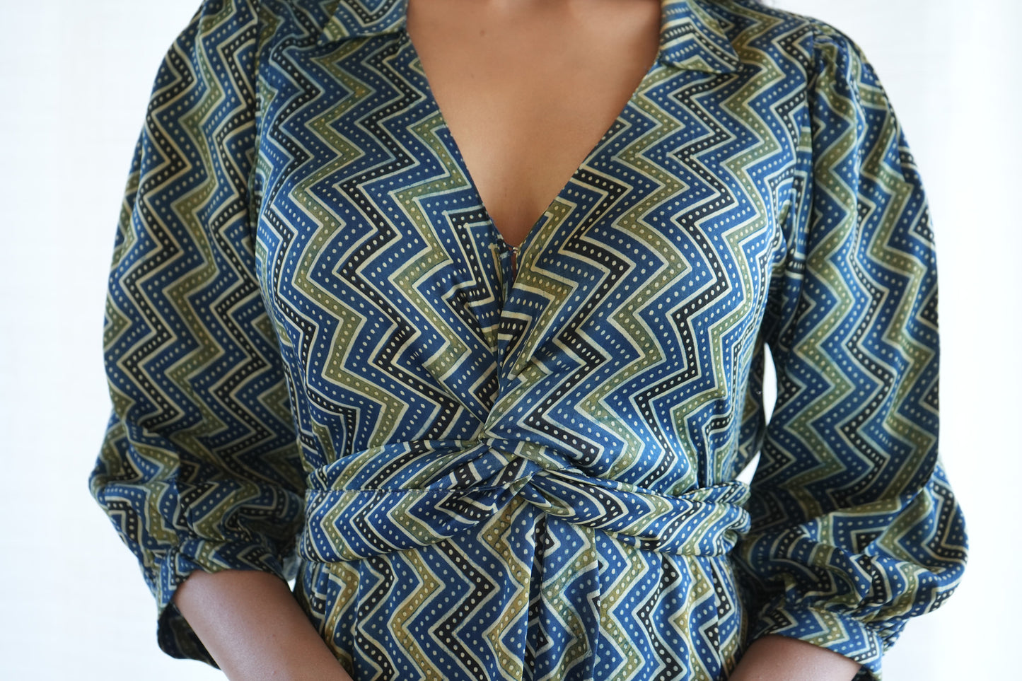 Green zigzag front knot style dress