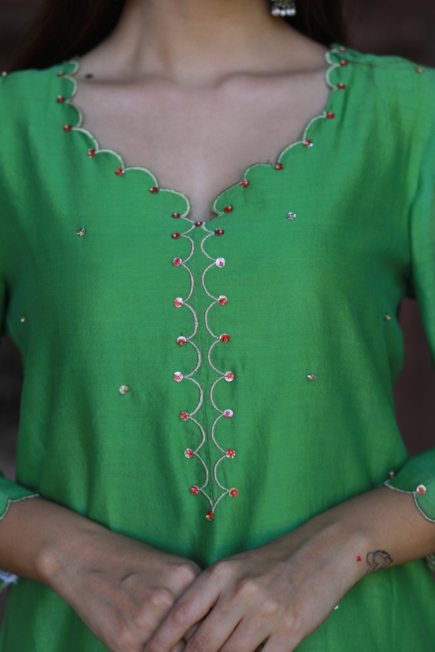 Parrot green sequence embellished chanderi suitset