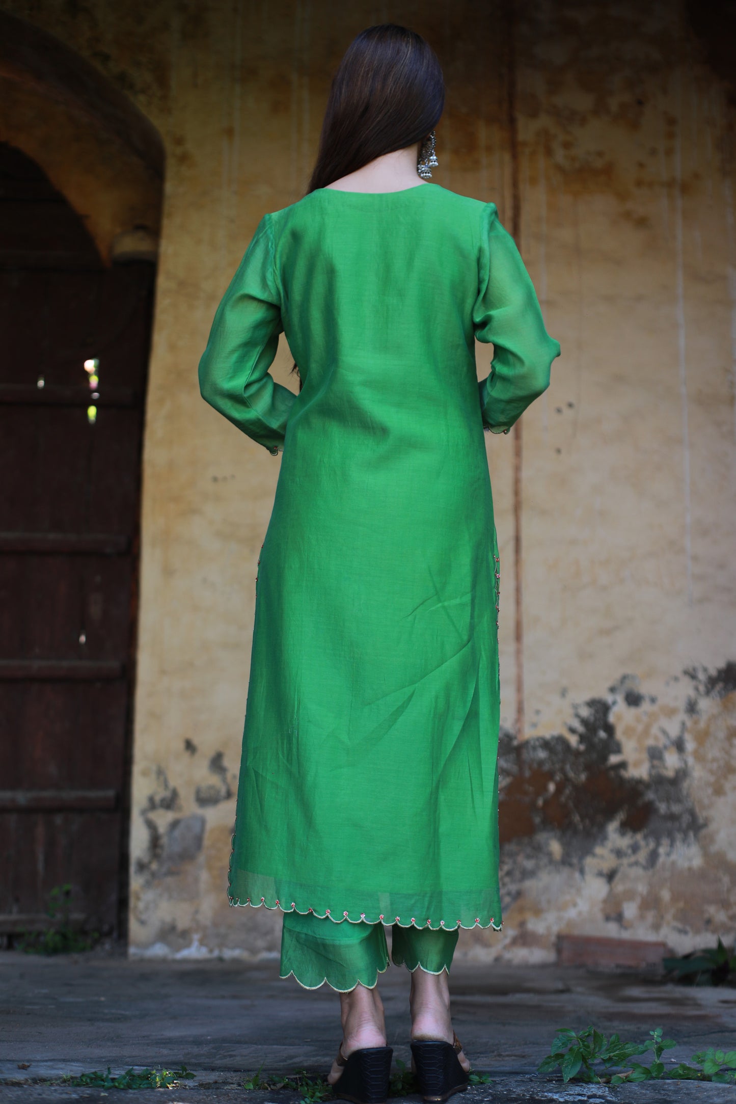 Parrot green sequence embellished chanderi suitset