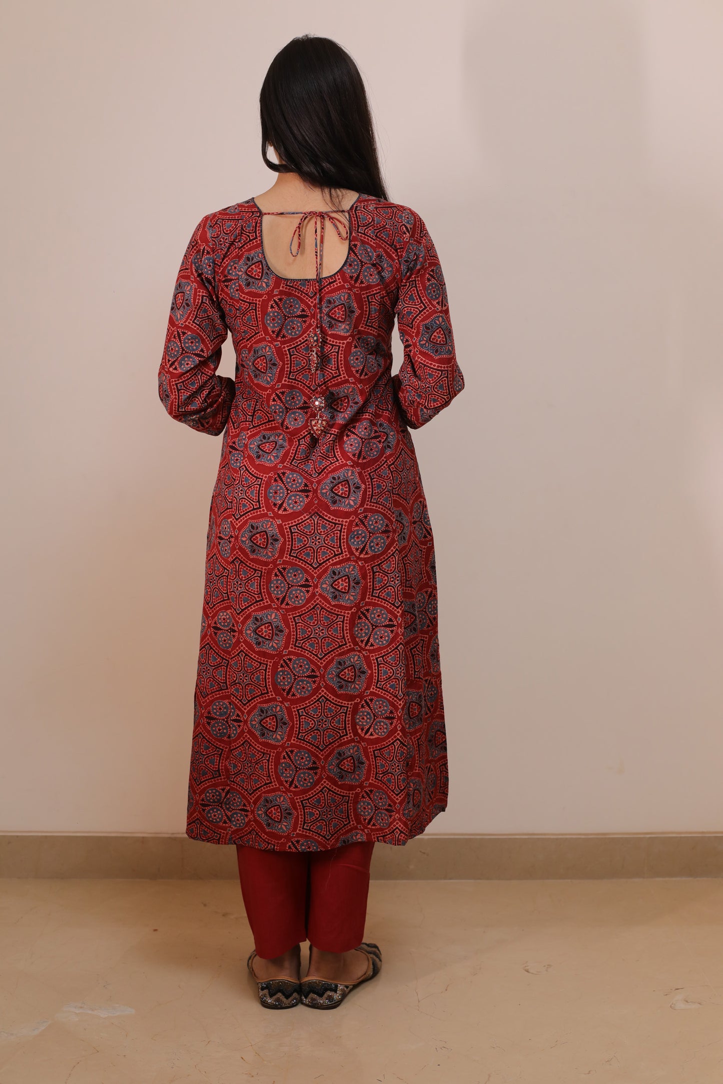 Red ajrakh Suitset