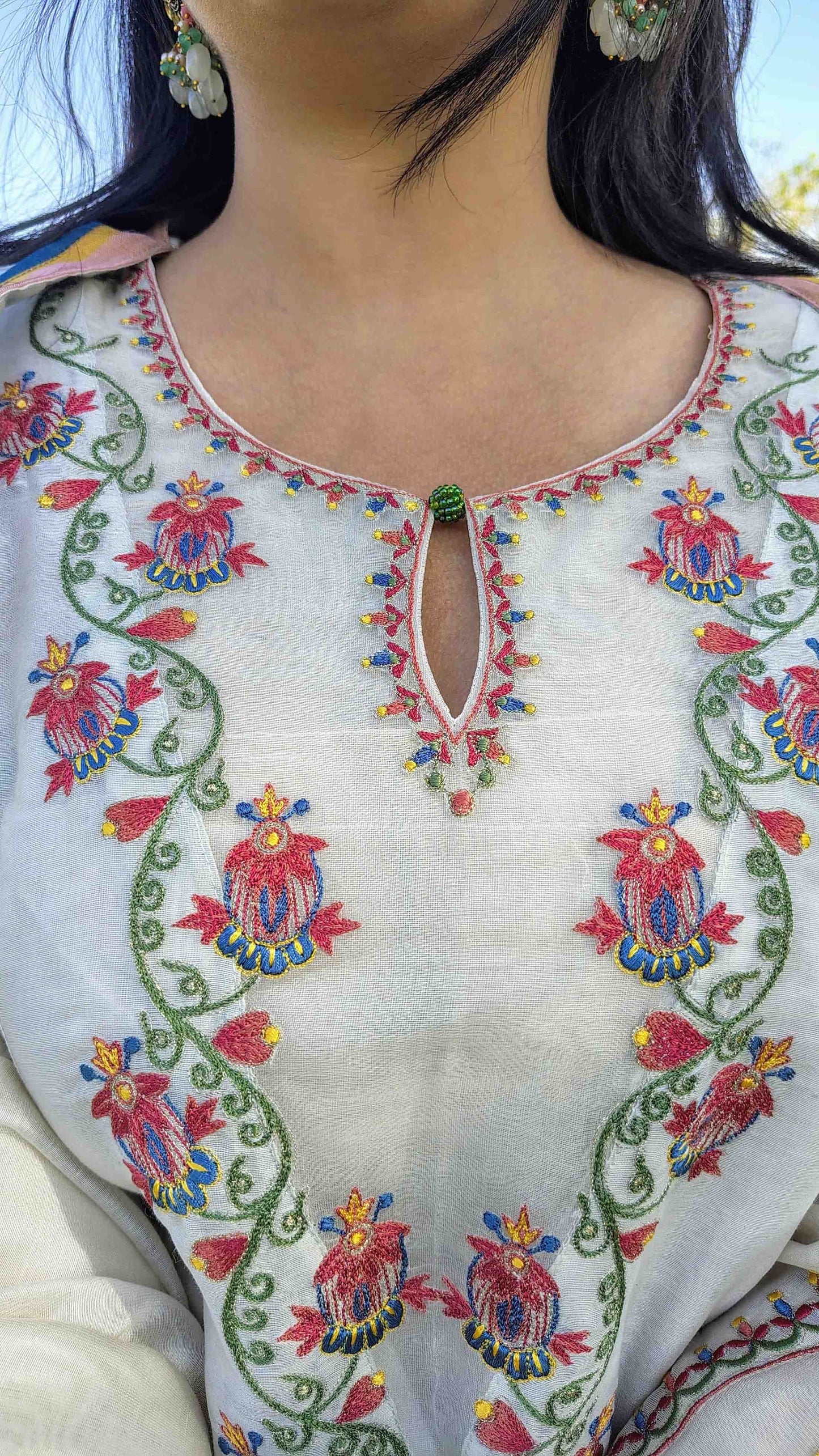 White organza patched multicolor Chanderi suitset