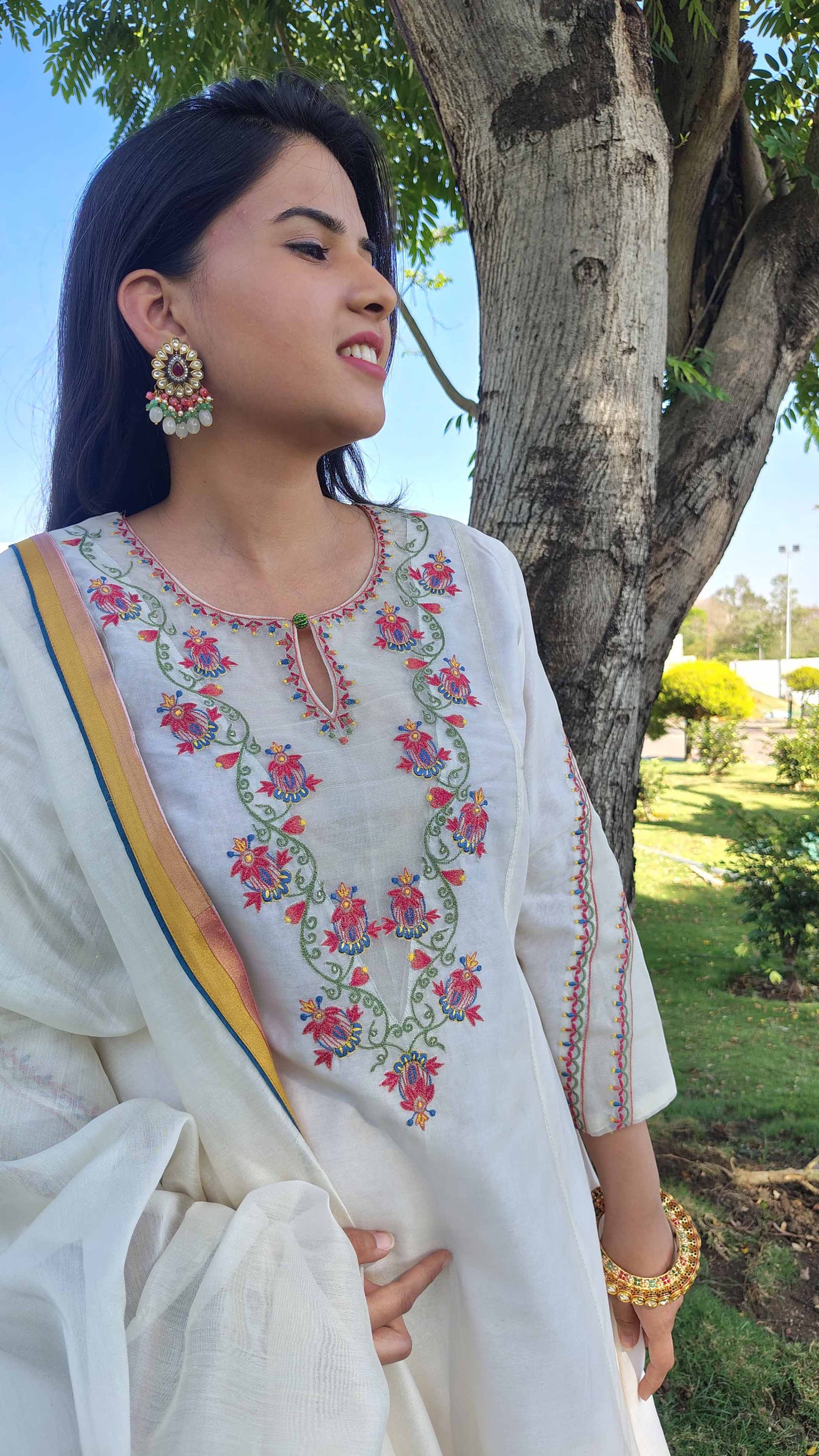 White organza patched multicolor Chanderi suitset