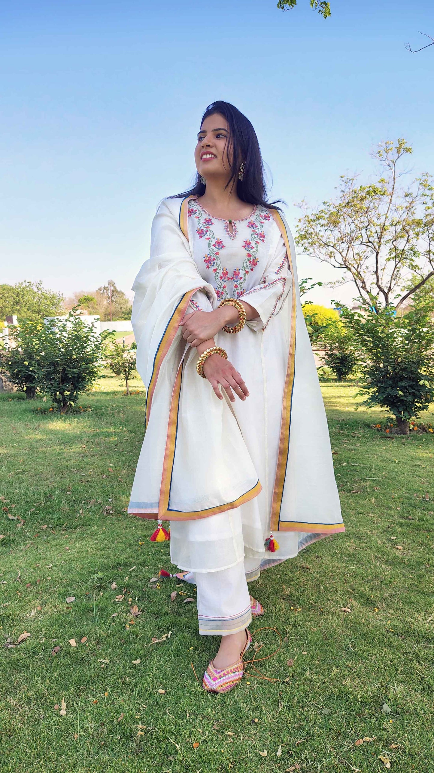 White organza patched multicolor Chanderi suitset