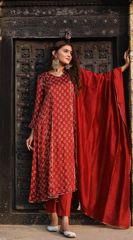Red Modal Suitset