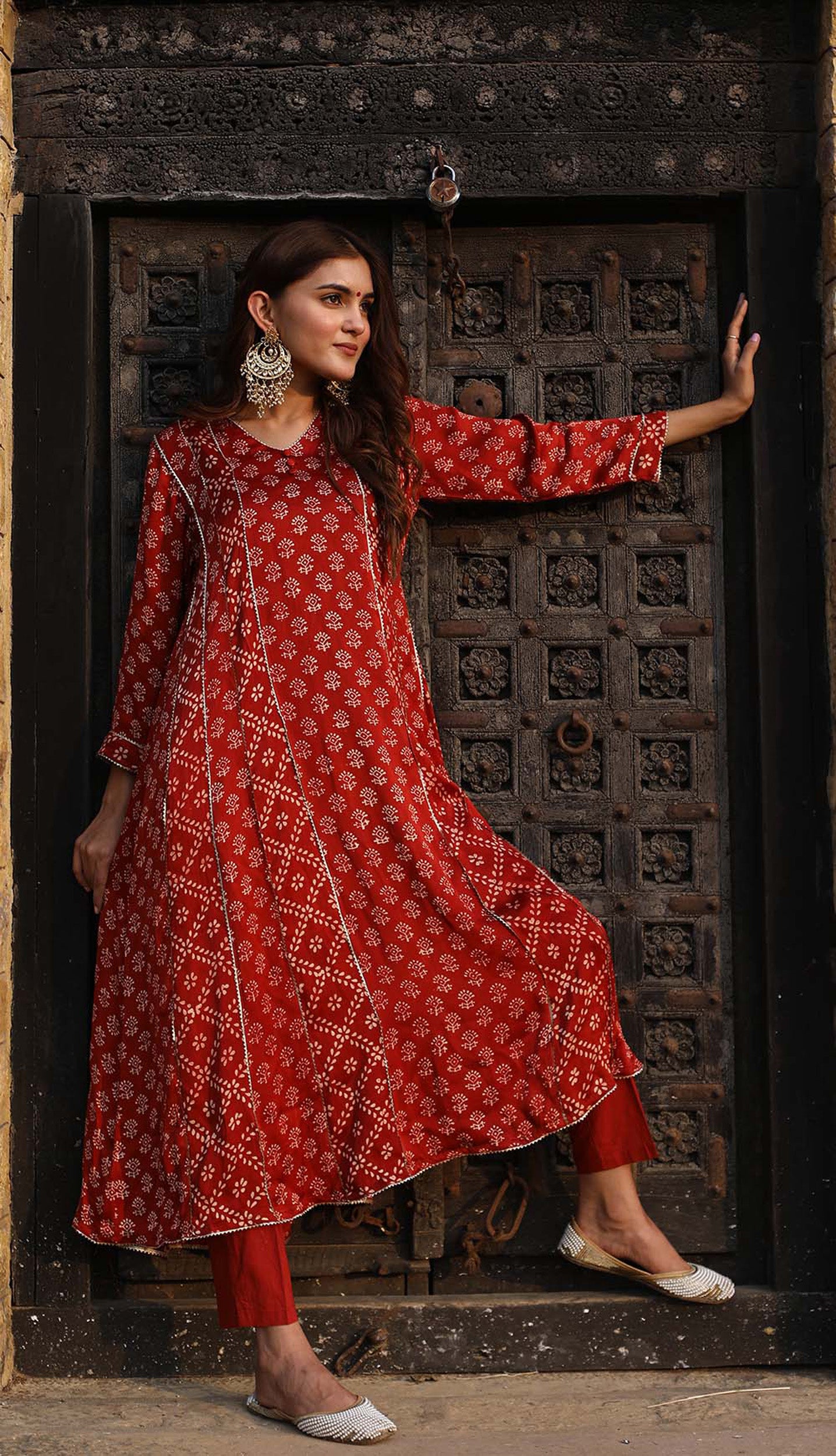 Red Modal Suitset
