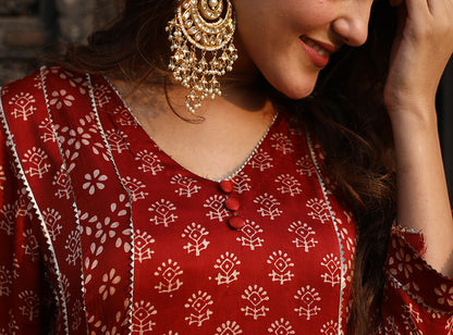 Red Modal Suitset