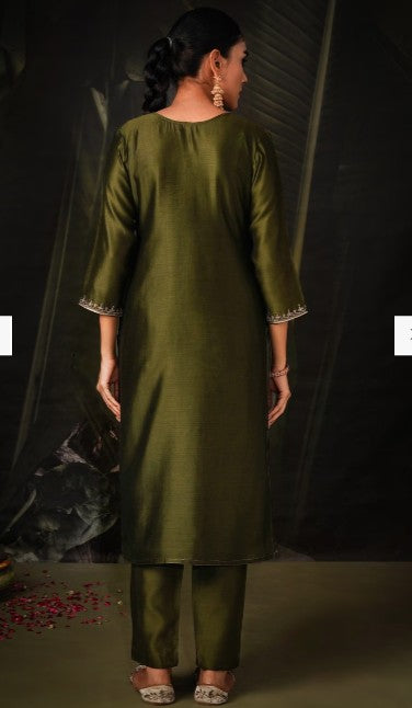 Women Olive Green Embroidered Kurta, Pants & Dupatta