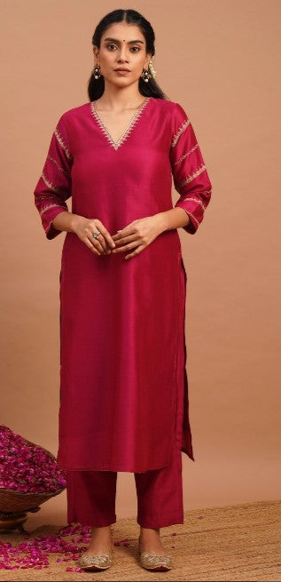Women Pink Chanderi Silk Embroidered Kurta, Pants & Dupatta