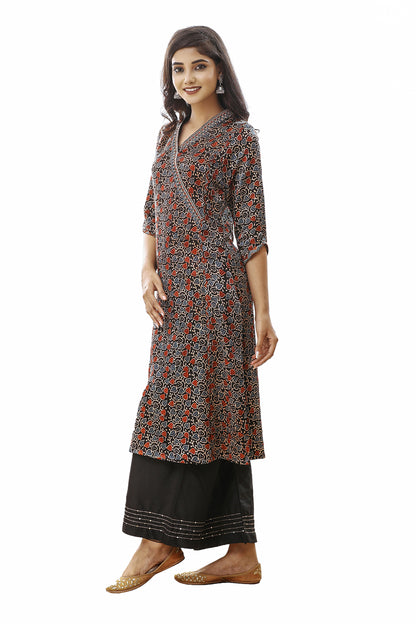Black mashru silk embroidered suitset
