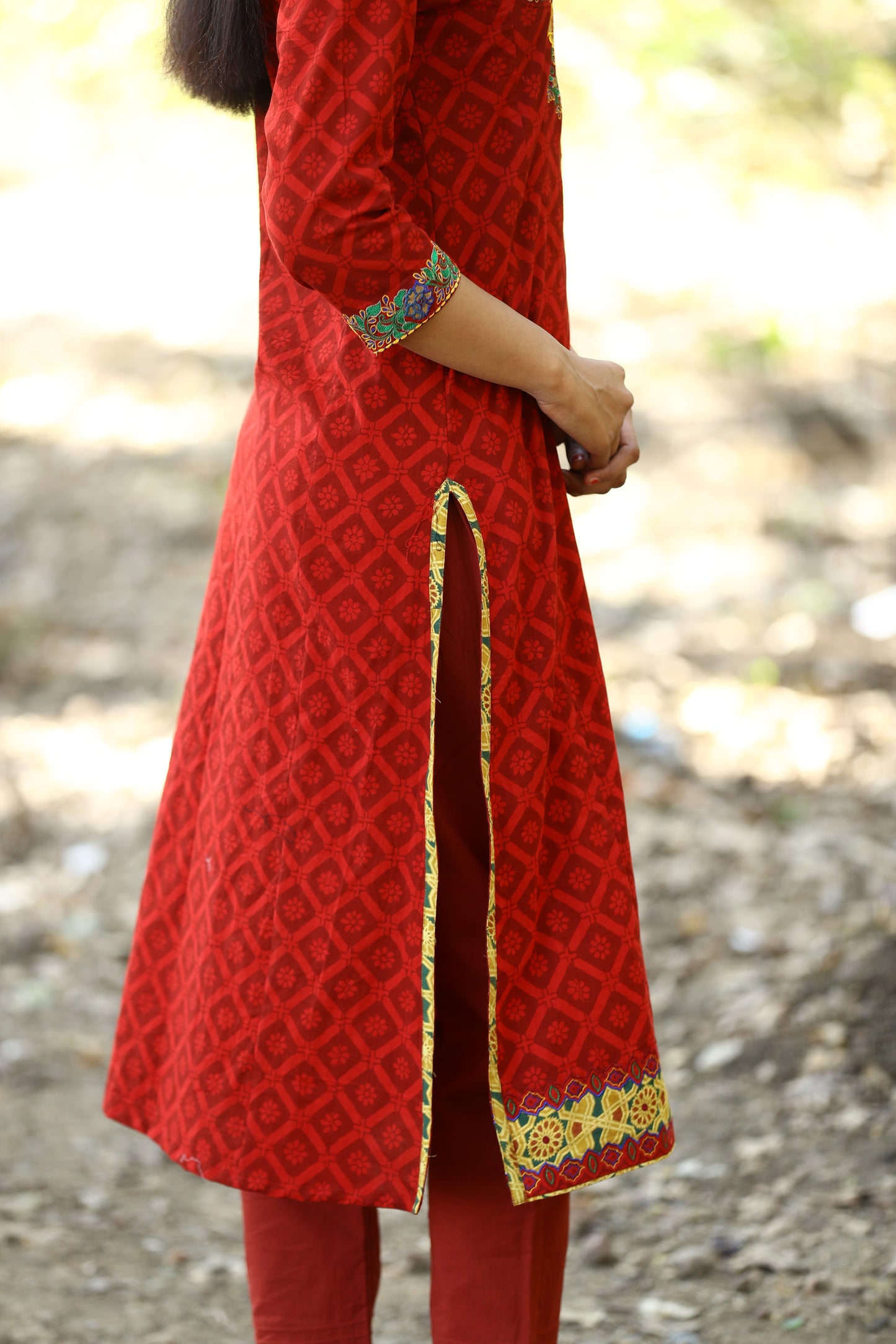 Red silk embroidered bagh print suitset