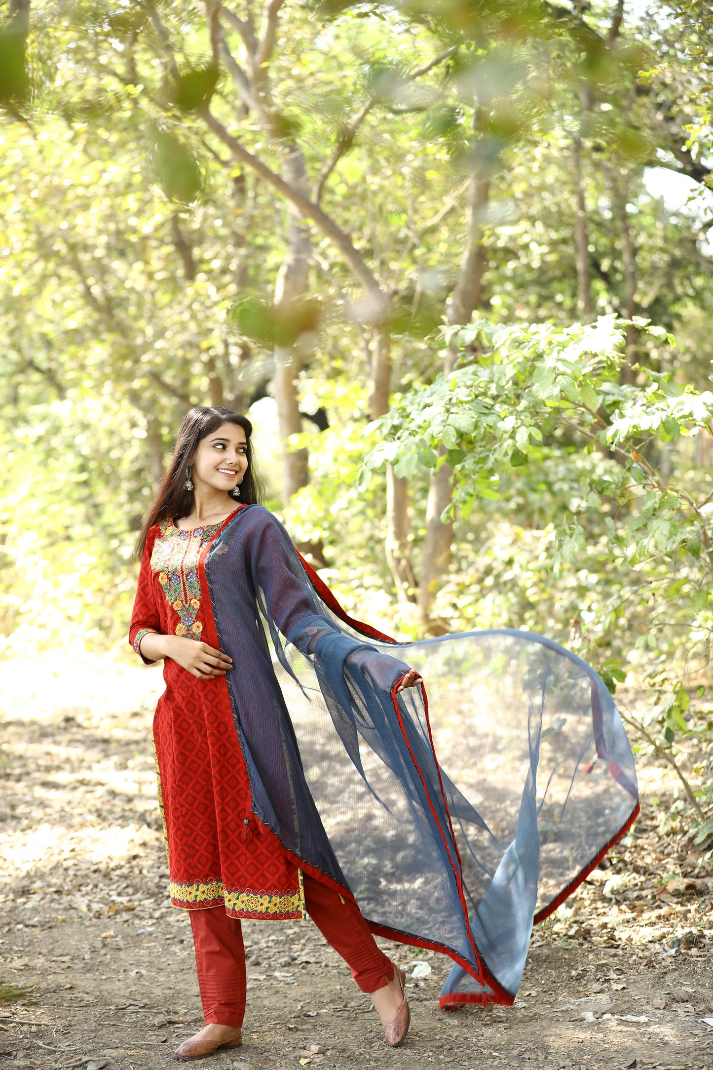 Red silk embroidered bagh print suitset