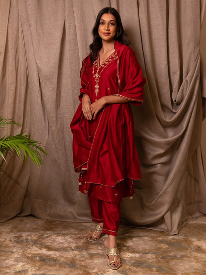 Red Chanderi Silk Golden Embroidered Suitset
