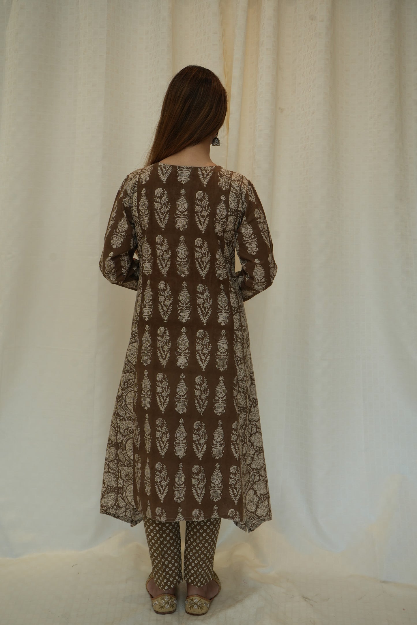 Ochre bagh print multicolor silk embroidered suitset