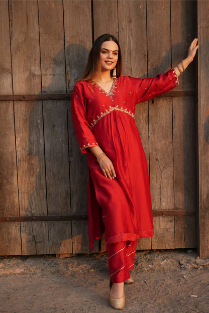 Red Chanderi Golden Embroidered Suit Set