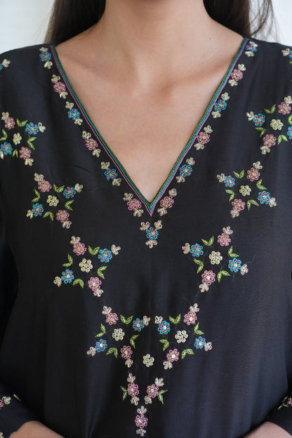 White V neck Embroidered Chanderi Suitset - Set of 3