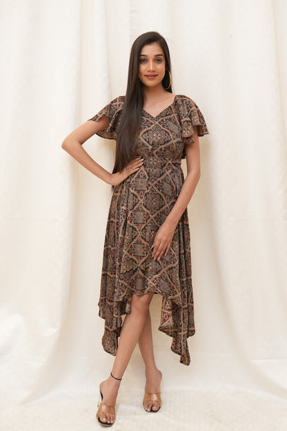 Black zigzag up and down style dress