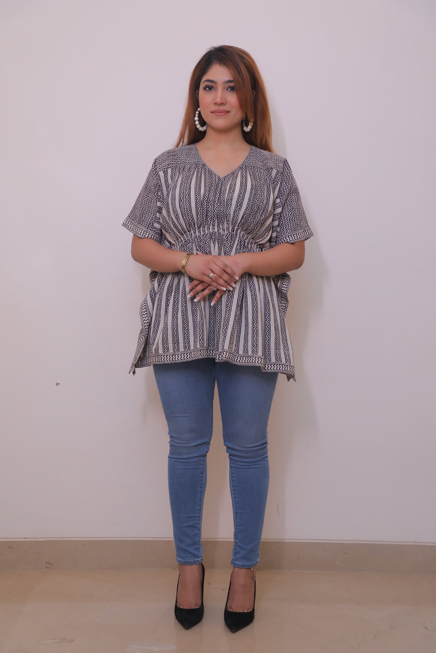 Black bagh pleated top