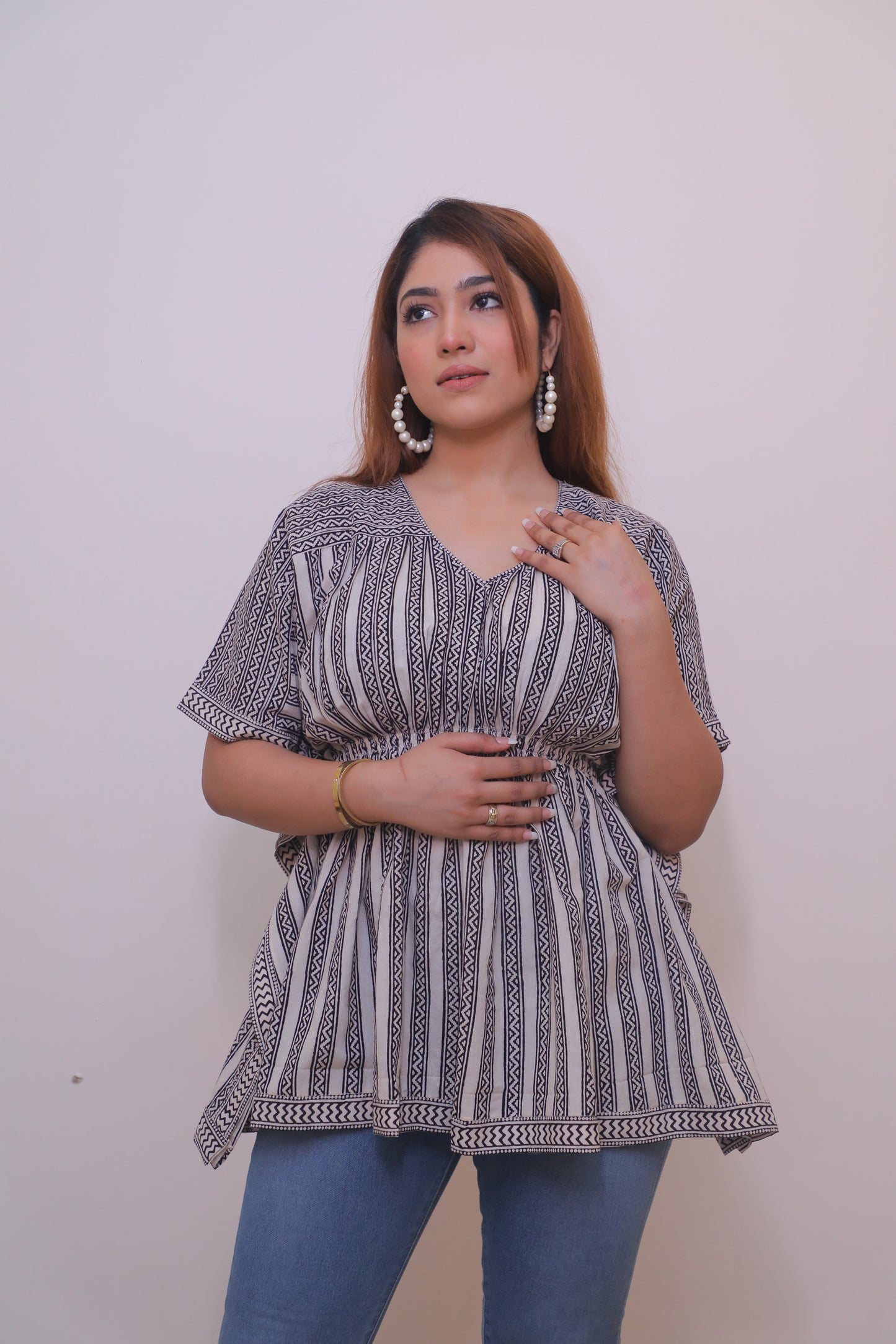 Black bagh pleated top