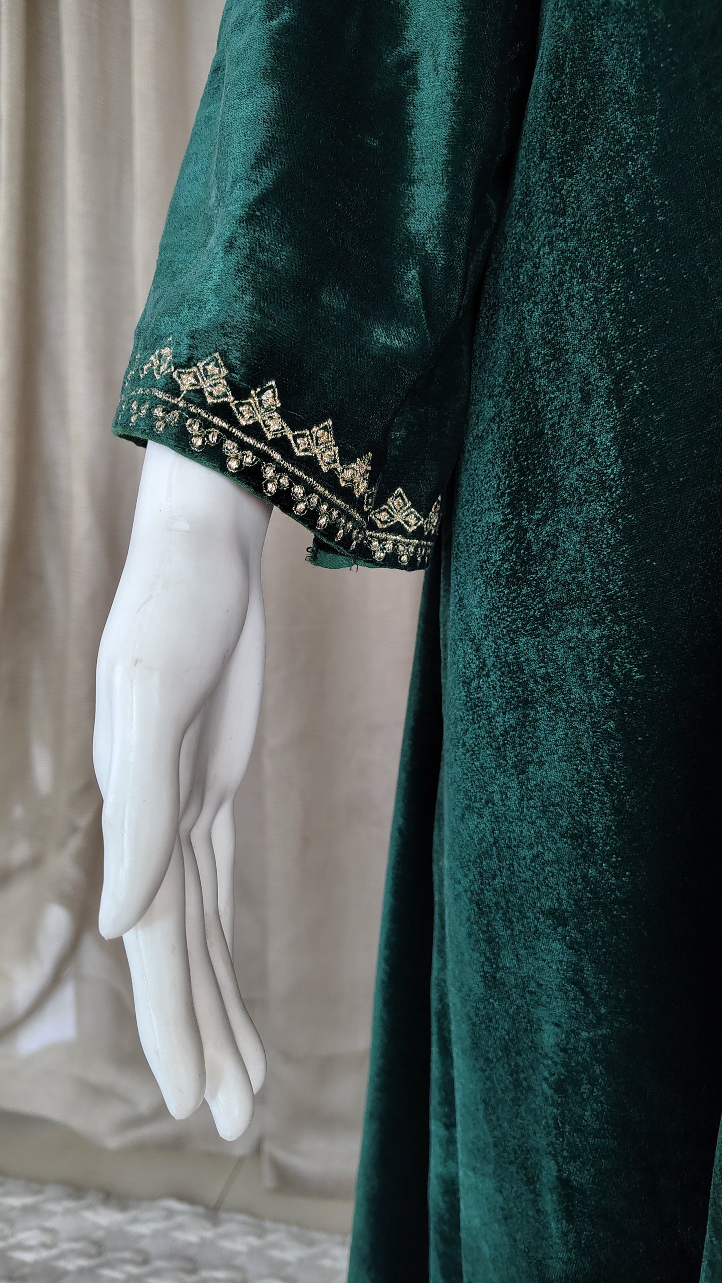 Green Velvet Zari Embroidered Kurta and Pant