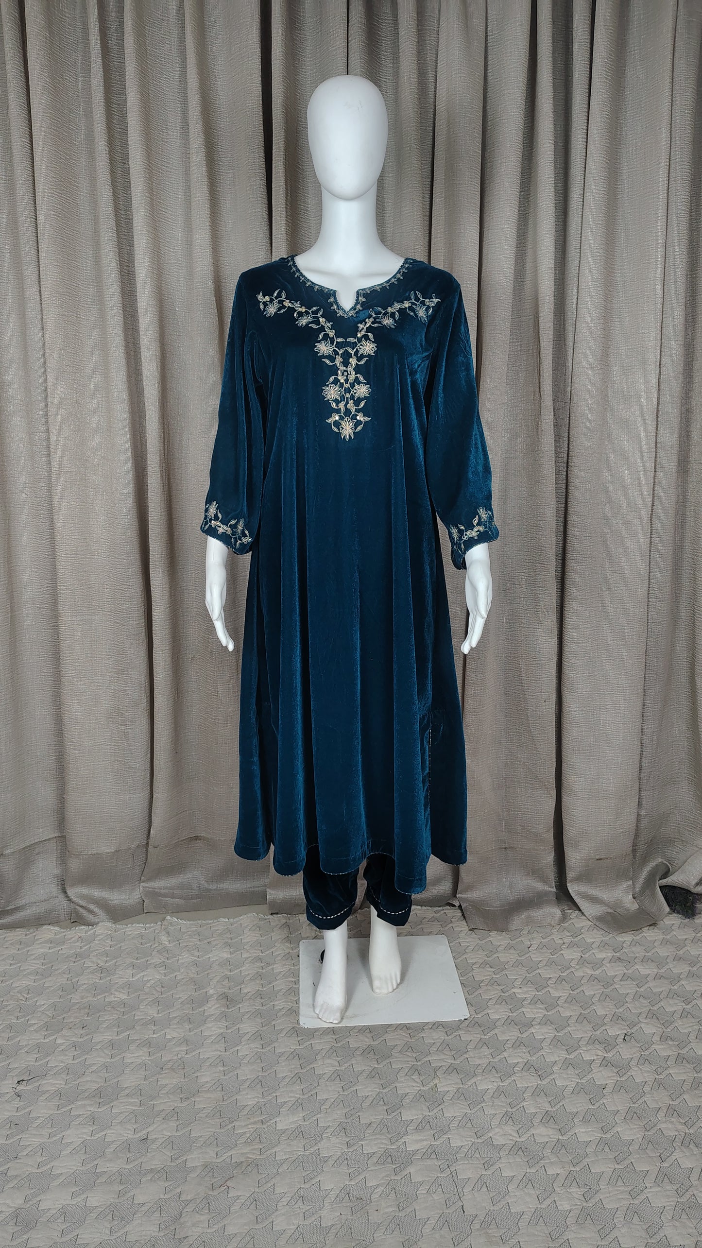Teal Blue Zari Embroidered Kurta with Pant