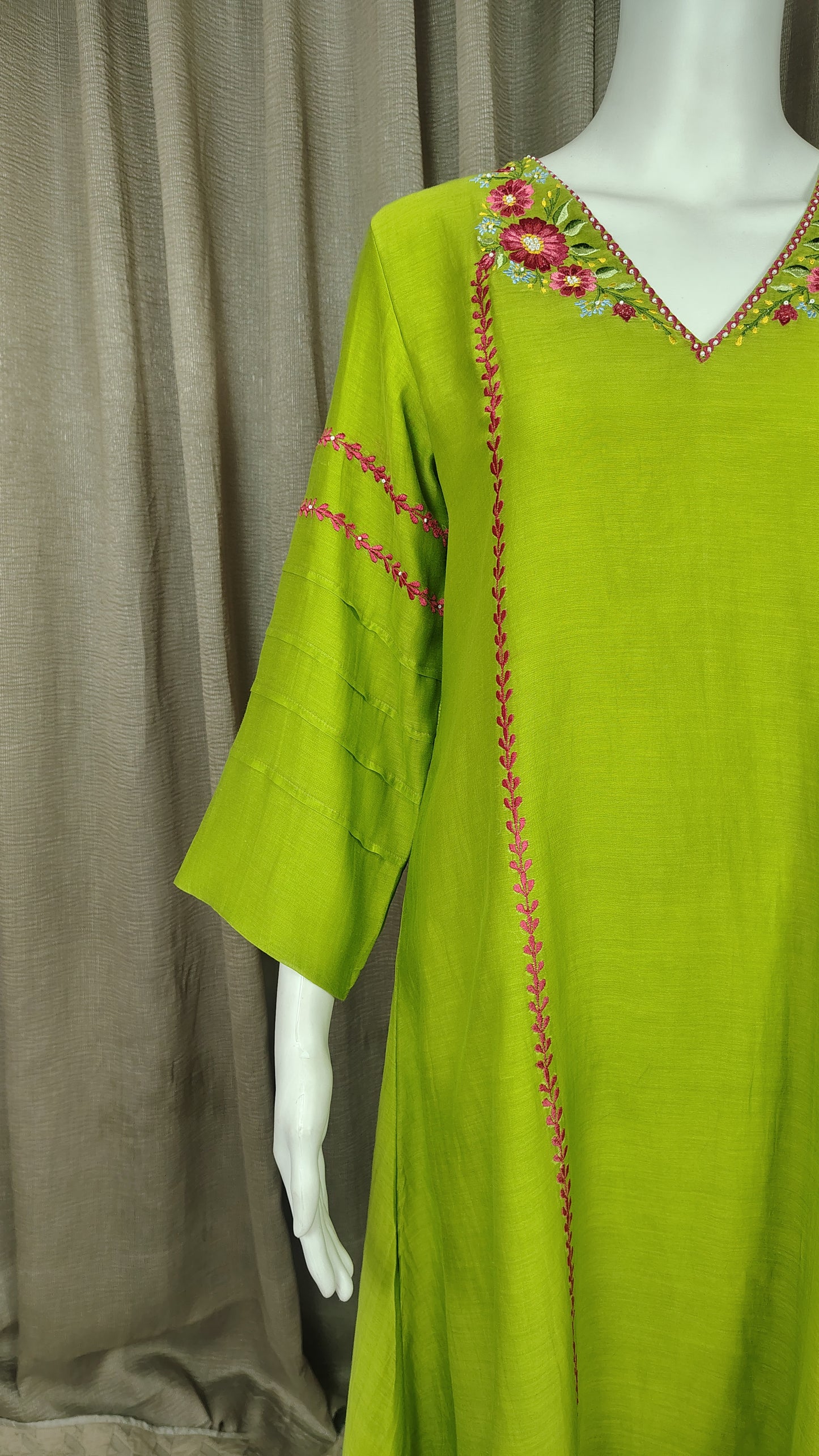 Light Green Mul Chanderi Silk Embroidered  Kurta WIth Pants