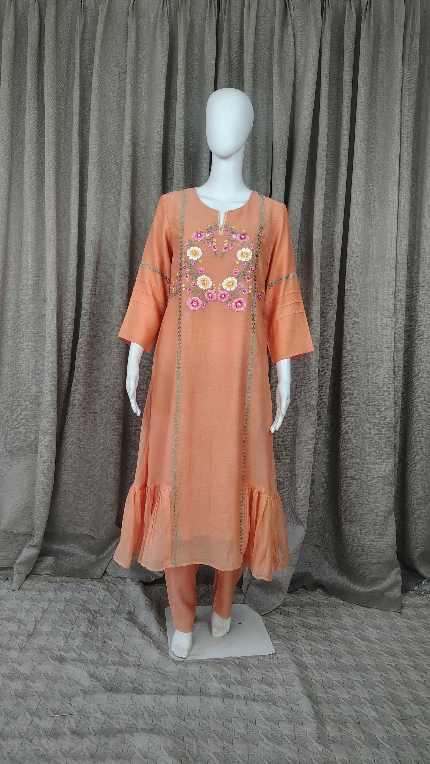 Peach Mul Chanderi Silk Embroidered Pastel Peach Kurta With Pants