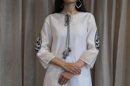 White Chanderi Black Silk Thread Embroidered Kurta And Pant 2 pc set