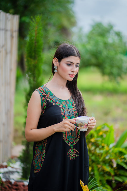 Sleeveless Black Loungewear Gown