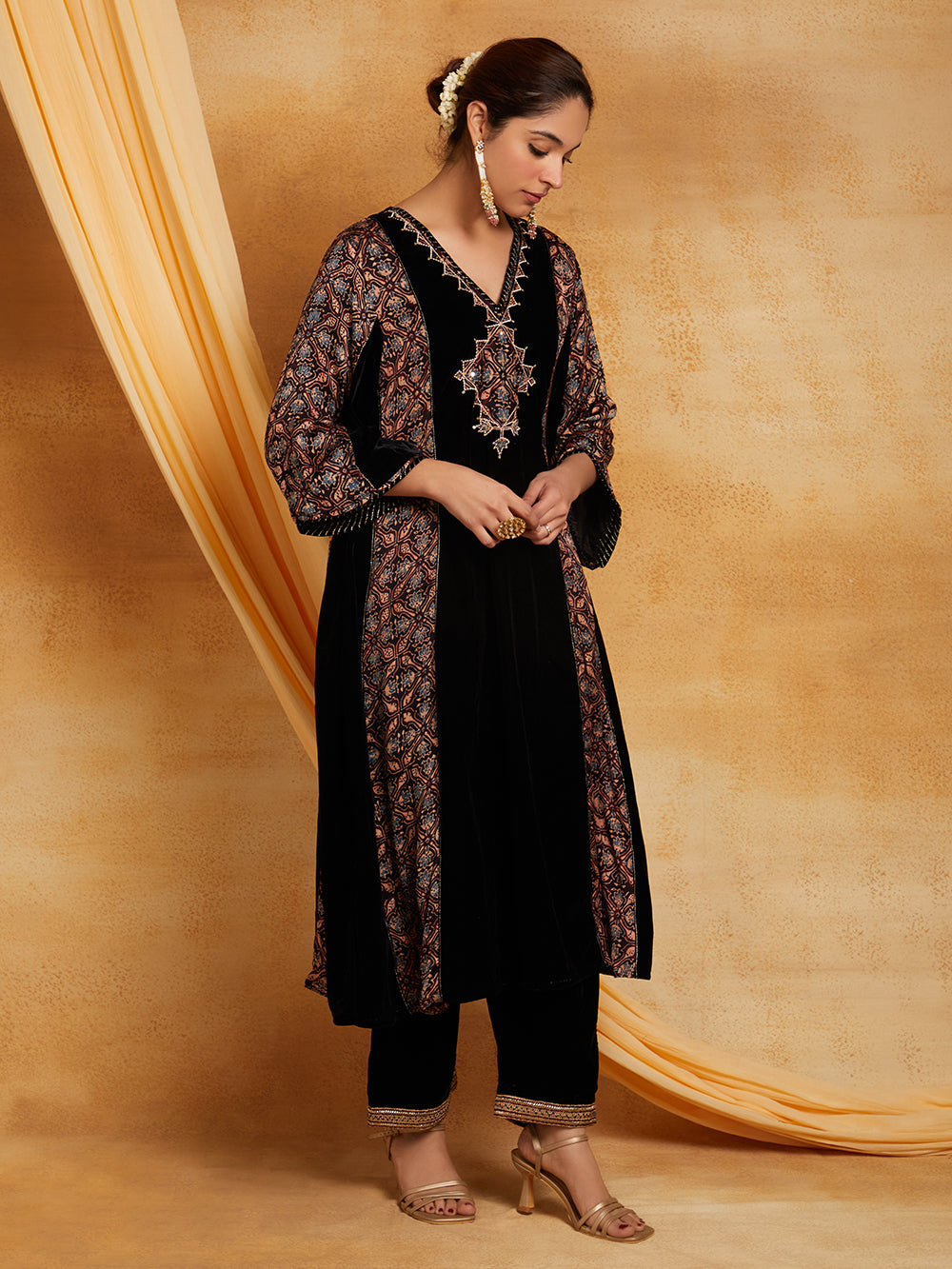 Black Velvet Modal Silk Applique Kurta Set-Set of 2