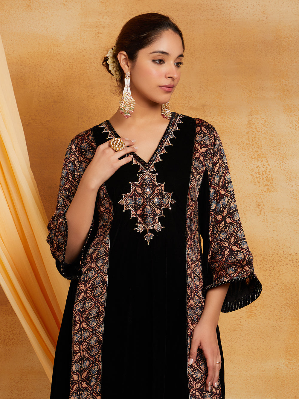 Black Velvet Modal Silk Applique Kurta Set-Set of 2